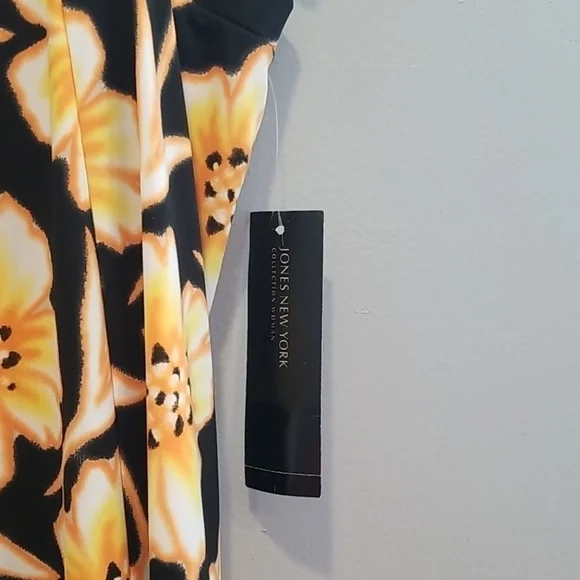 Jones New York Black Floral pull On Skirt Sz 2X - Picture 3 of 7